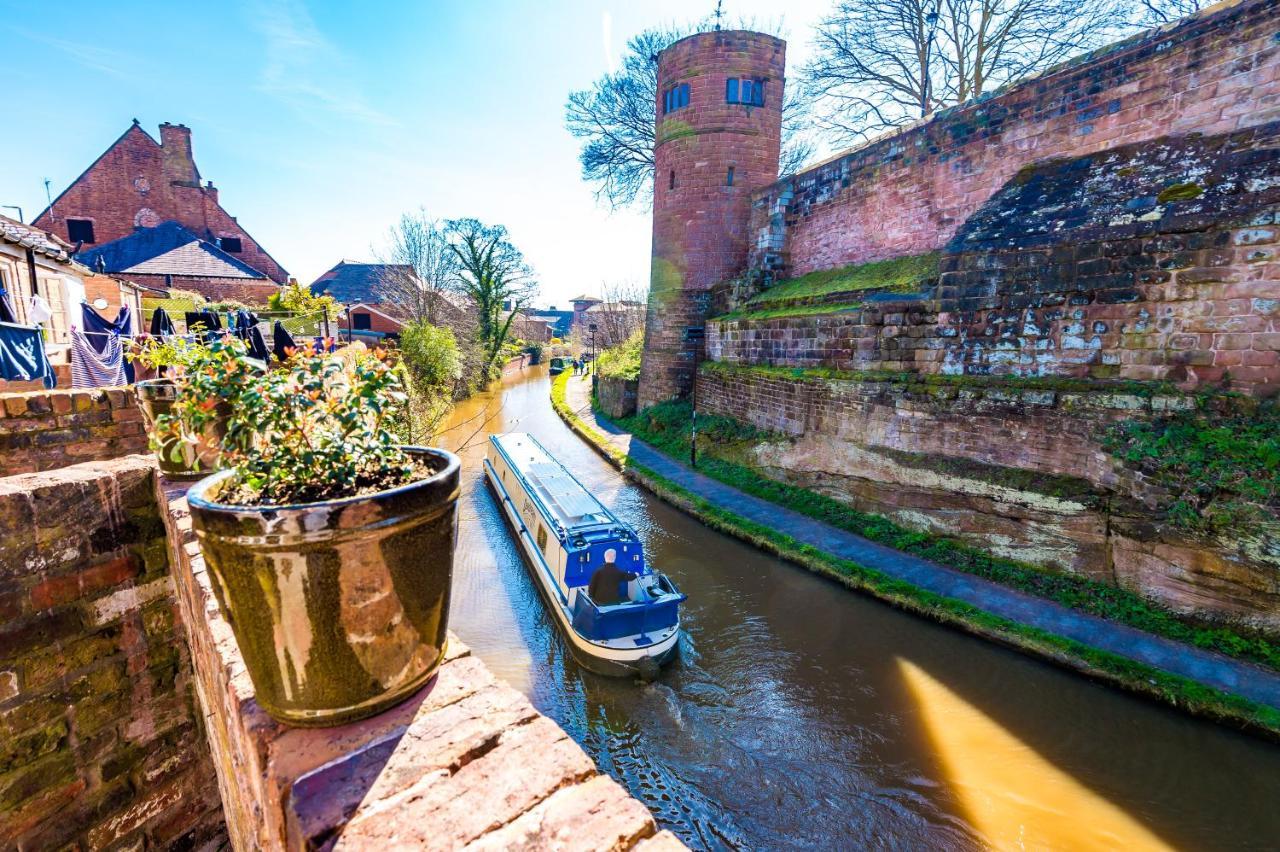 Stylish Home With Canal Views Chester Zewnętrze zdjęcie