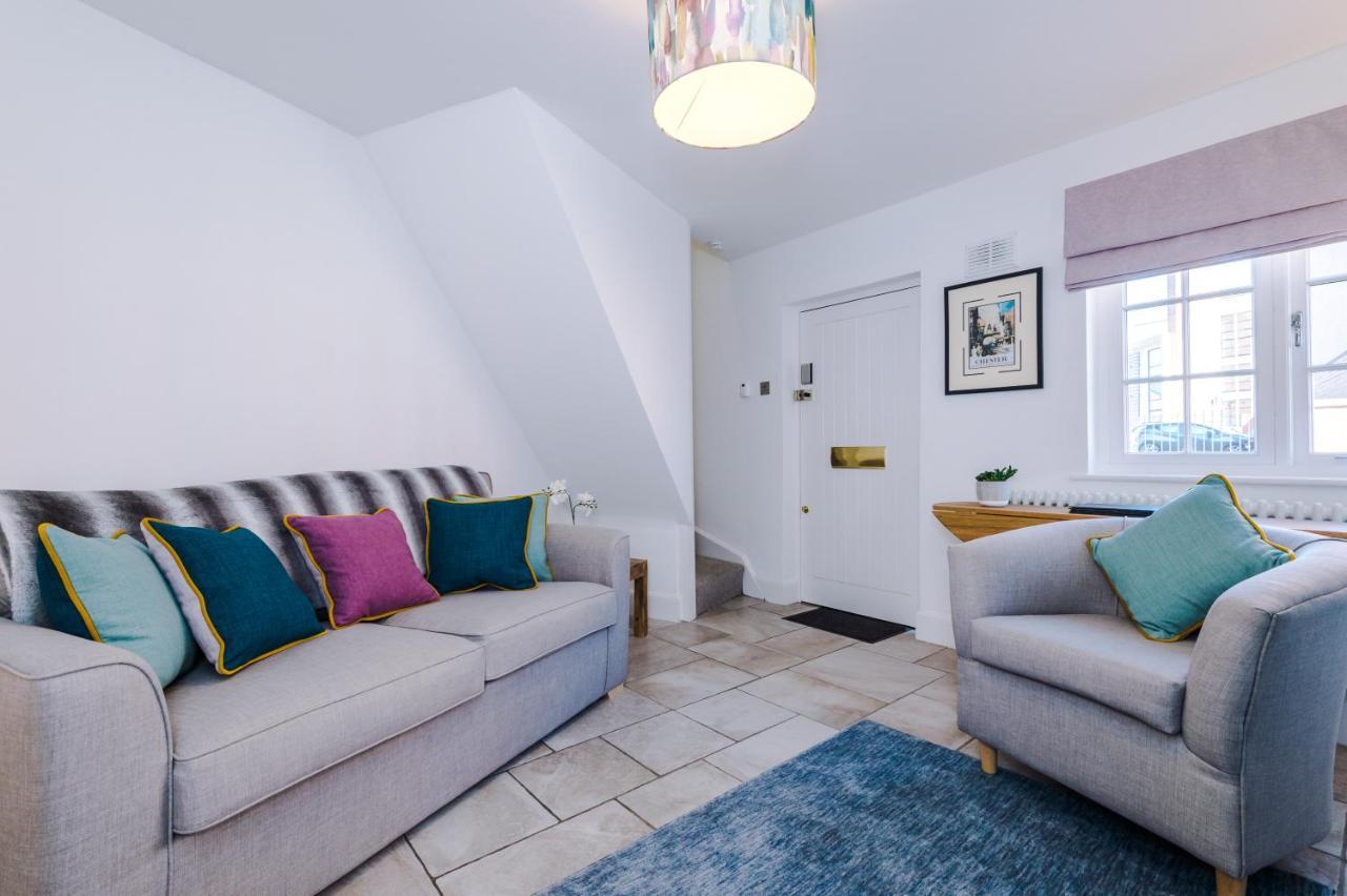 Stylish Home With Canal Views Chester Zewnętrze zdjęcie